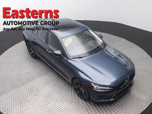 Used 2024 Volvo S60 B5 Core FWD image 3