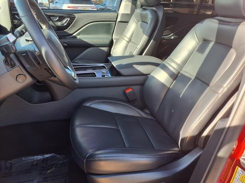 Used 2025 Lincoln Aviator 2WD image 23