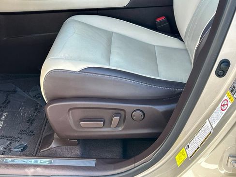 Used 2018 Lexus RX 350L FWD w/ Premium Package image 17