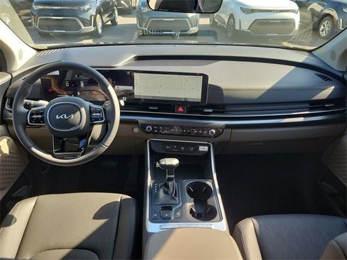 New 2026 Kia Carnival image 17