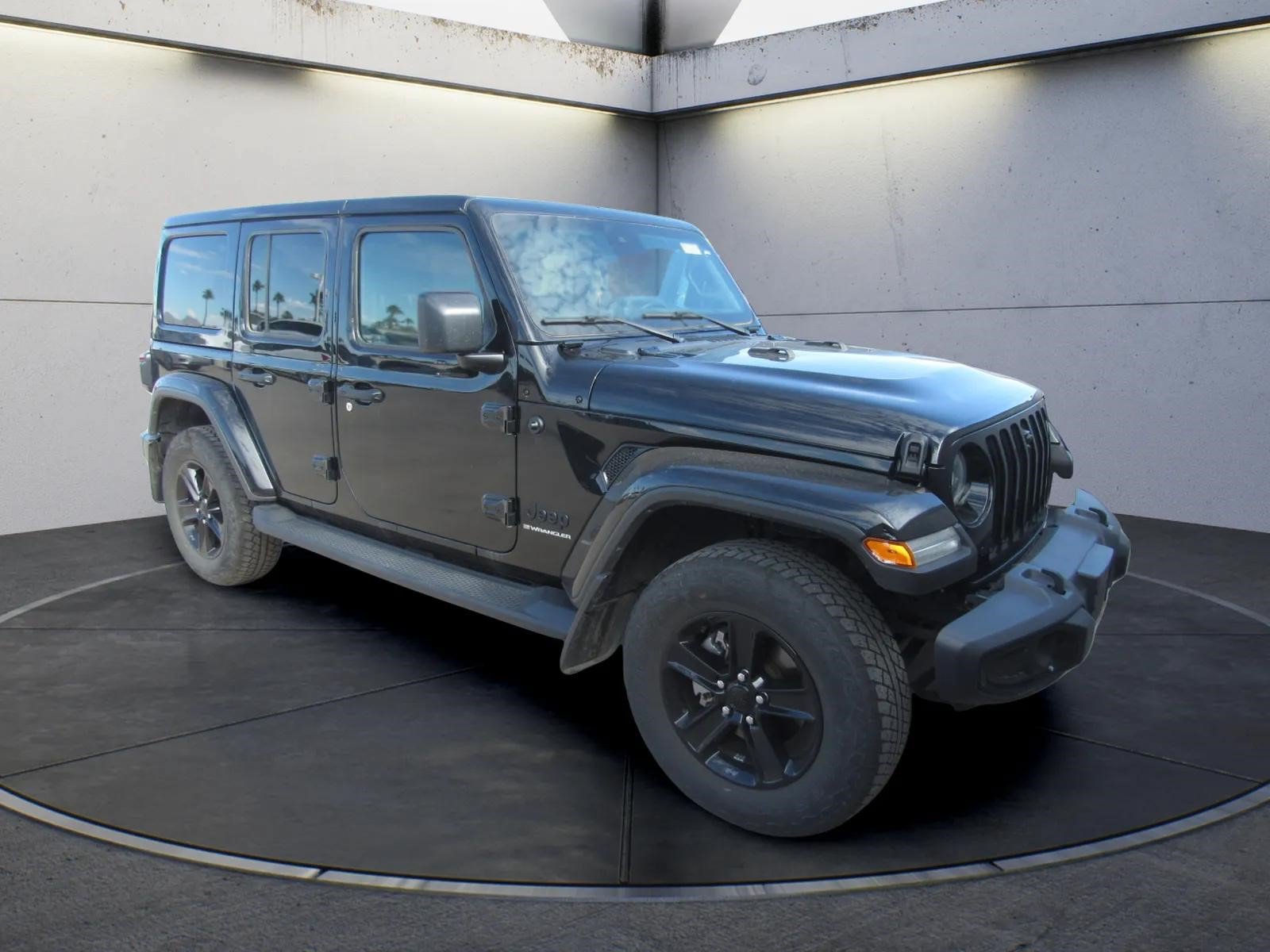 Used 2023 Jeep Wrangler Unlimited Sahara AWD/4WD image 2