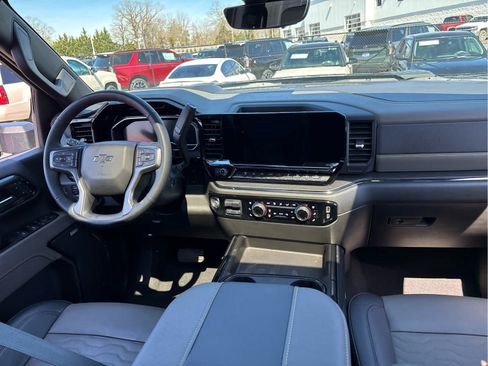 Used 2024 Chevrolet Silverado 2500 ZR2 w/ Technology Package AWD/4WD image 34