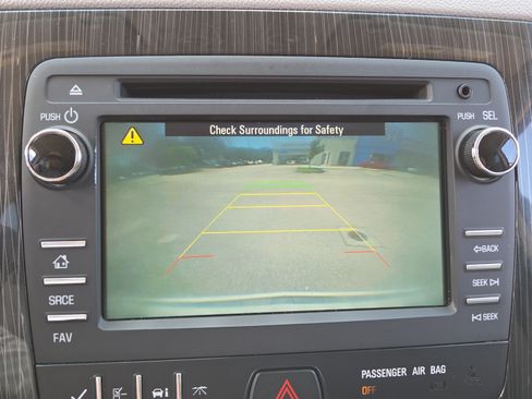 Used 2017 Chevrolet Traverse LT FWD image 31