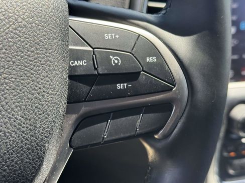 Used 2018 Jeep Grand Cherokee Altitude AWD/4WD image 21
