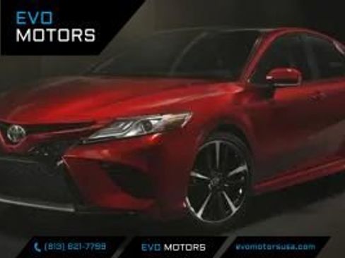 Used 2020 Toyota Camry SE w/ Carpet Mat Package FWD image 1