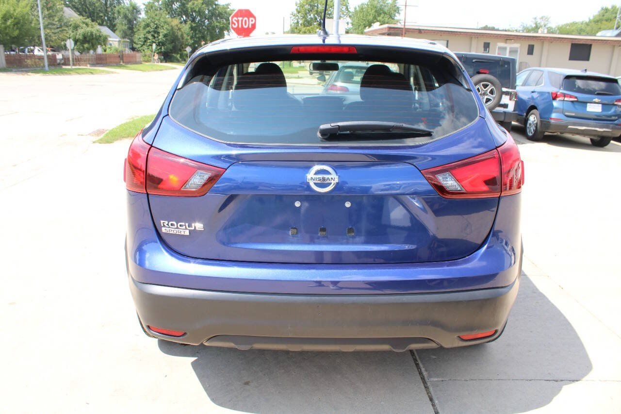 Used 2019 Nissan Rogue Sport S FWD image 4