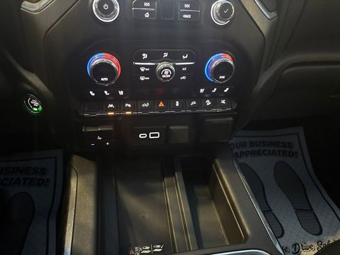 Used 2022 GMC Sierra 1500 Denali w/ Denali Reserve Package image 24