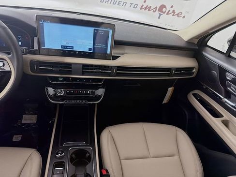 New 2026 Lincoln Corsair Premiere FWD image 25
