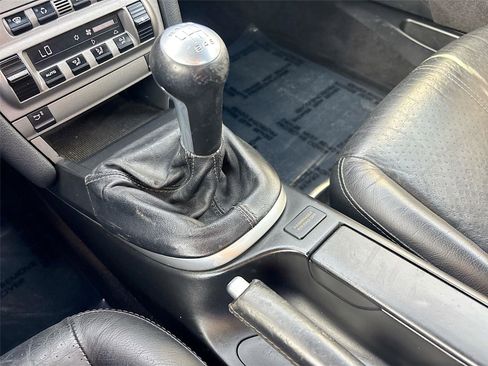 Used 2005 Porsche Boxster S image 16