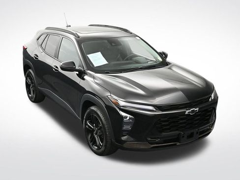 Used 2024 Chevrolet Trax ACTIV w/ Sunroof Package FWD image 23