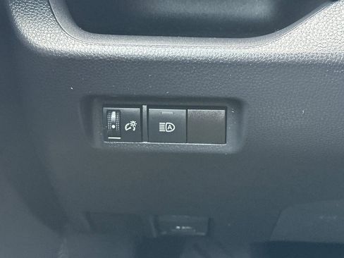 Used 2022 Toyota RAV4 LE image 29