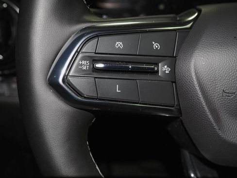 Used 2025 Chevrolet Equinox LT image 27