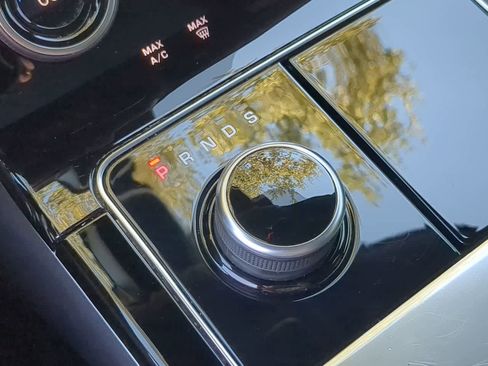 Used 2020 Land Rover Range Rover Velar R-Dynamic S image 33