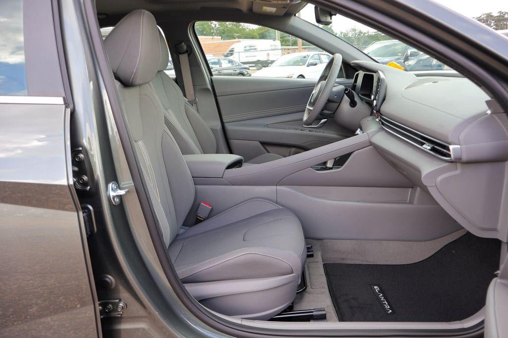 New 2026 Hyundai Elantra SEL Sport Premium FWD image 8