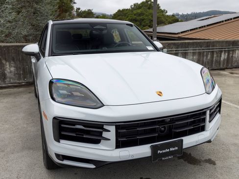 Certified 2026 Porsche Cayenne Coupe AWD/4WD image 16