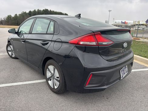 Used 2018 Hyundai Ioniq Blue image 4
