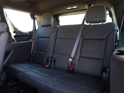 Used 2022 GMC Yukon SLT w/ SLT Luxury Package image 21