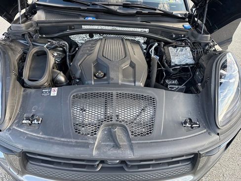 Used 2025 Porsche Macan image 22