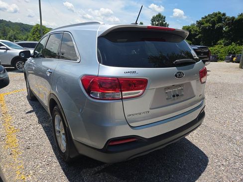 Used 2017 Kia Sorento FWD image 6