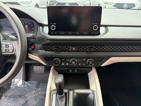 Used 2025 Honda Accord LX image 17