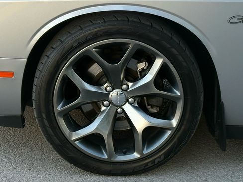 Used 2015 Dodge Challenger R/T Plus image 8