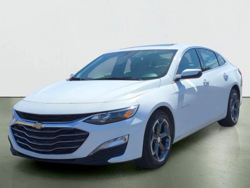 Used 2024 Chevrolet Malibu LT image 2