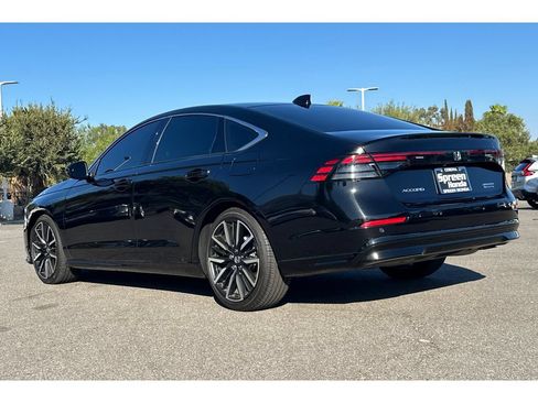 Used 2025 Honda Accord Touring image 3