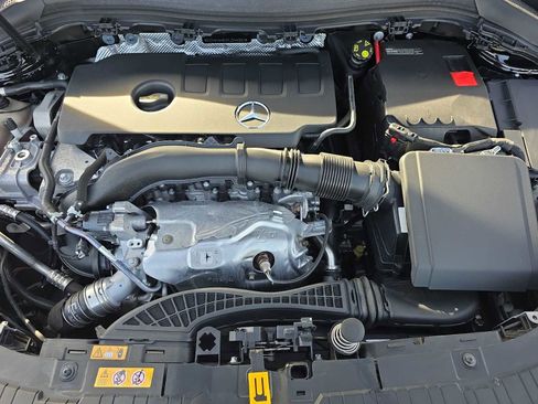 Used 2021 Mercedes-Benz GLA 250 4MATIC w/ Premium Package image 12