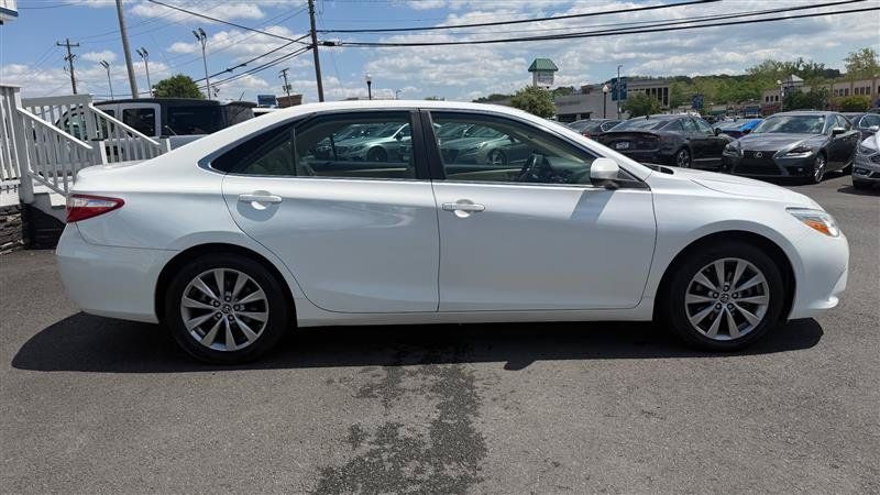 Used 2015 Toyota Camry XLE FWD image 7