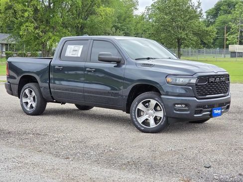 New 2026 RAM 1500 Express AWD/4WD image 2