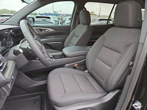 New 2026 Chevrolet Traverse LT w/ Sun and Wheel Package FWD image 12