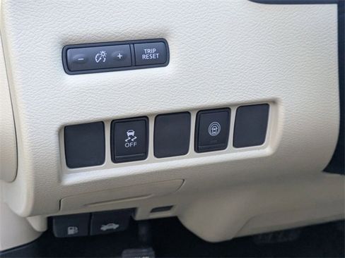 Used 2023 Nissan Murano SV image 13