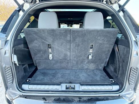 Used 2023 Land Rover Discovery S R-Dynamic image 28