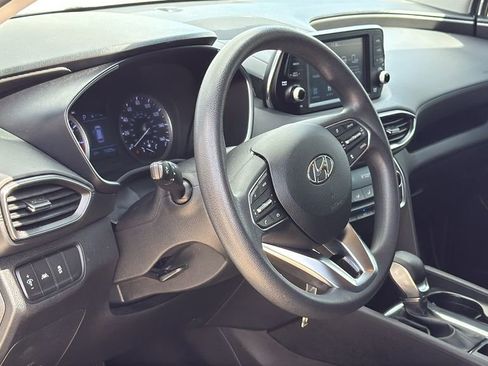 Used 2020 Hyundai Santa Fe SE image 9