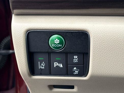 Certified 2017 Honda Accord Touring image 32