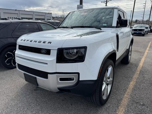 Used 2023 Land Rover Defender 90 S image 8
