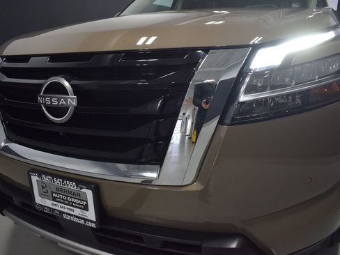 Certified 2023 Nissan Pathfinder Platinum AWD/4WD image 11