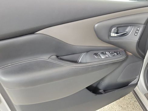 Used 2023 Nissan Murano SL w/ SL Moonroof Package FWD image 17