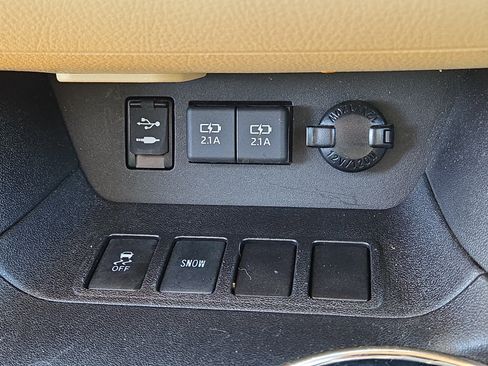 Used 2019 Toyota Highlander XLE image 33