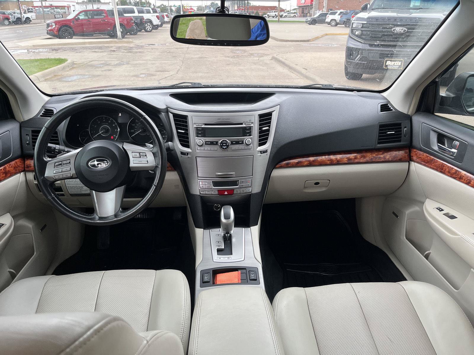 Used 2011 Subaru Outback 2.5i Limited w/ PWR Moonroof Pkg AWD/4WD image 12