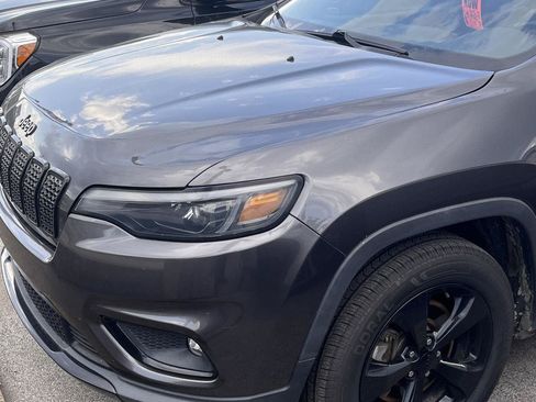 Used 2020 Jeep Cherokee Latitude Plus AWD/4WD image 2