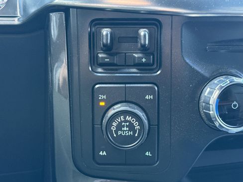 Used 2022 Ford F150 Lariat w/ Equipment Group 502A High image 32