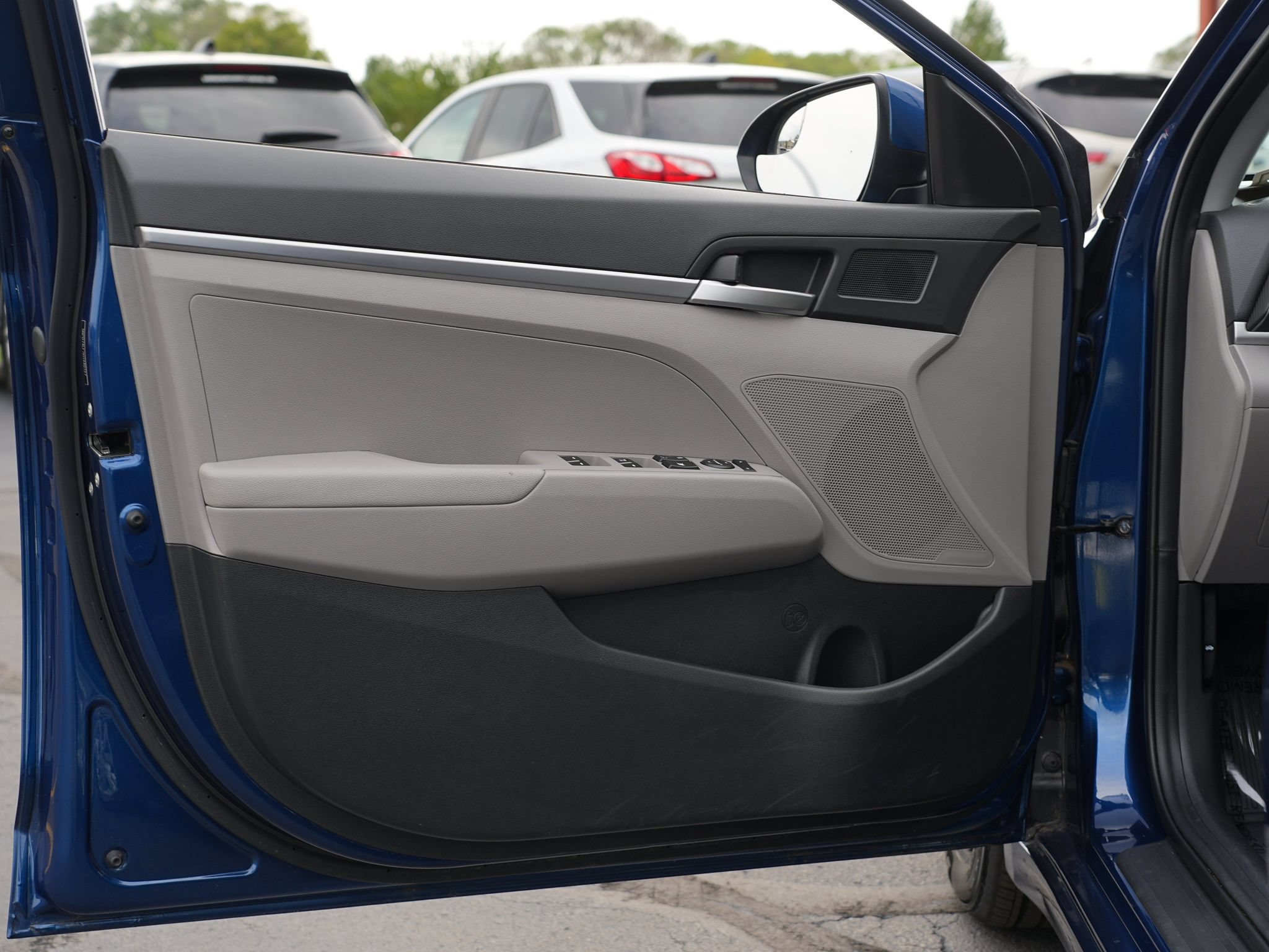 Used 2019 Hyundai Elantra SE FWD image 15