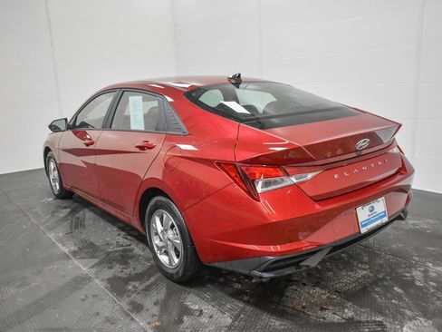 Used 2023 Hyundai Elantra SE w/ Preferred Accessory Package image 6