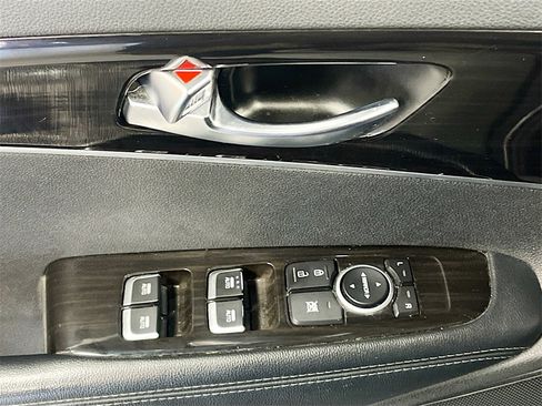 Used 2019 Kia Sorento EX image 17