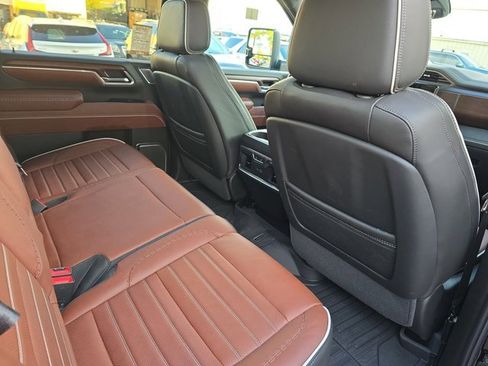 Used 2025 GMC Sierra 2500 Denali Ultimate w/ Max Trailering Package image 11