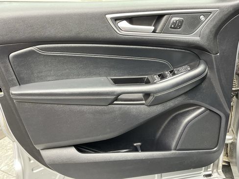 Used 2020 Ford Edge Titanium AWD/4WD image 7
