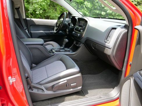 Used 2015 Chevrolet Colorado Z71 AWD/4WD image 25