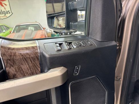 Used 2018 Ford F250 Lariat w/ Camper Package image 23