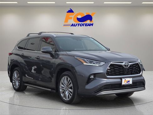 Used 2023 Toyota Highlander Platinum image 7